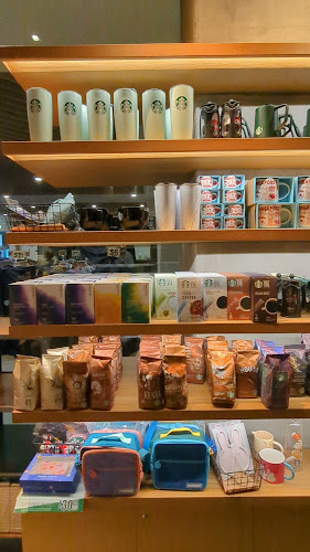 930 Yishun Ave 2, #01-07/08 Northpoint City North Wing, Singapore 769098