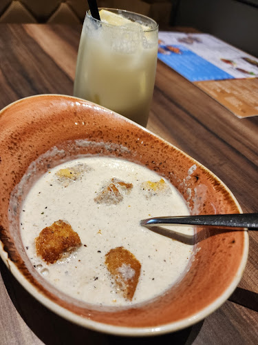 Poulet - VivoCity - Singapore