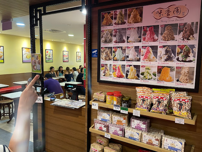 133 New Bridge Rd, B2-32/33 Chinatown Point, Singapore 059413