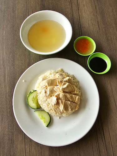 Comentarii opinii despre 品胜滑鸡饭 Pin Sheng Chicken Rice