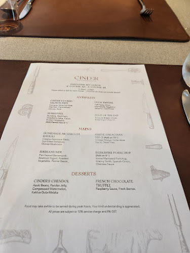 Comentarii opinii despre Cinder Steakhouse at Wheeler's Estate