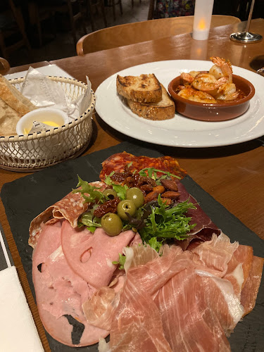 Wine Connection Bistro - Hospitality and gastronomy