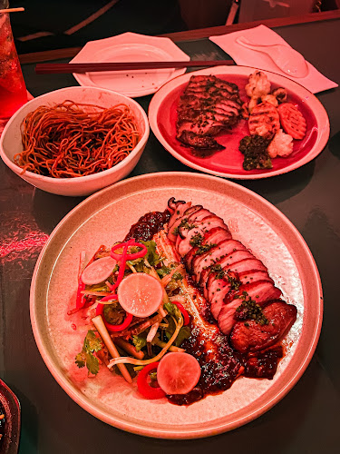 284 Lavender St., Singapore 338802