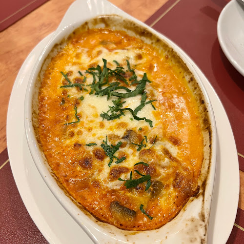 Maggiano - Hospitality and gastronomy