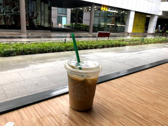 Comentarii opinii despre Starbucks JEM