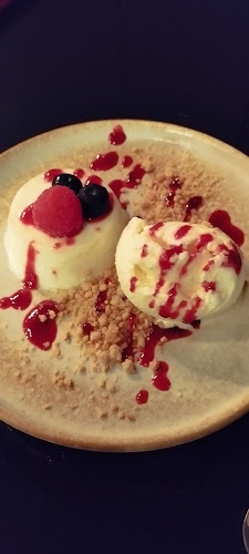 Perle Noire Oyster & Grill Bar (Holland Village) - Hospitality and gastronomy