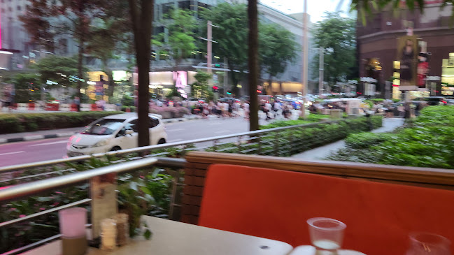 Comentarii opinii despre Privé Paragon