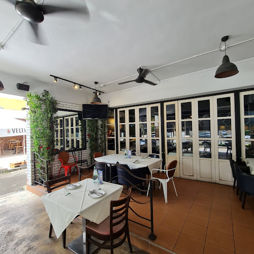 R Italian Kitchen & Smokehouse - Singapore