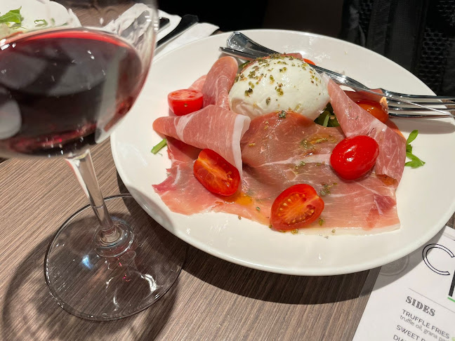 428 River Valley Rd, #01-01/2, Singapore 248327