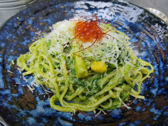 Comentarii opinii despre Symmetry