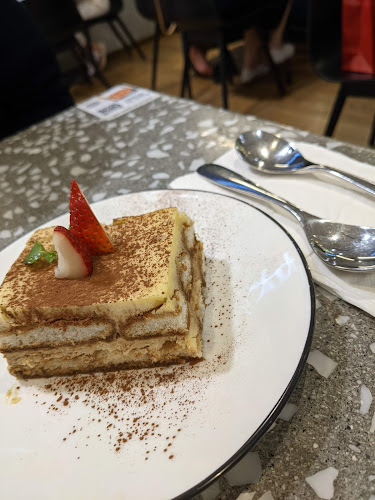 Pizza Express | Scotts Square (Orchard) - Hospitality and gastronomy