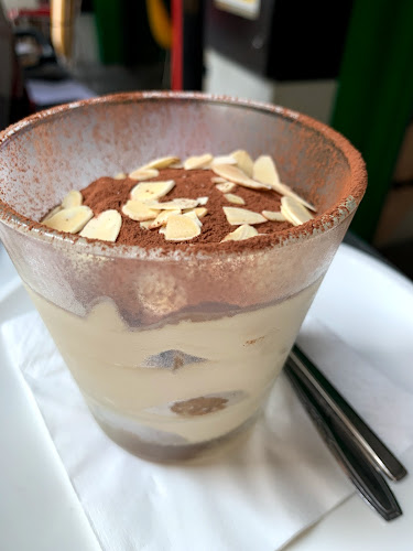 8 Haji Ln, Singapore 189201