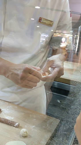 133 New Bridge Rd, #02-01/02 Chinatown Point, Singapore 059413