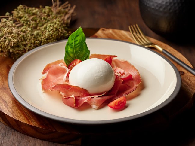 Waterfall Ristorante Italiano - Hospitality and gastronomy