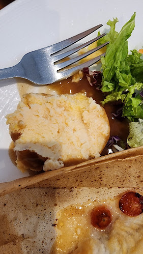 Eatzi Gourmet Steakhouse & Bistro - Hospitality and gastronomy