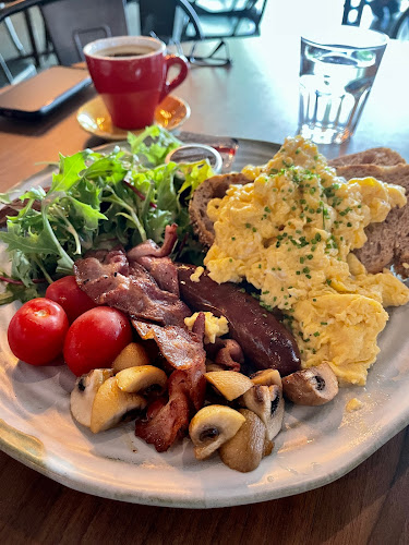 Comentarii opinii despre BLVD (Changi)