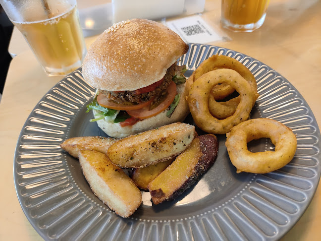 Opinii despre Real Food Yishun în Singapore - Hospitality and gastronomy