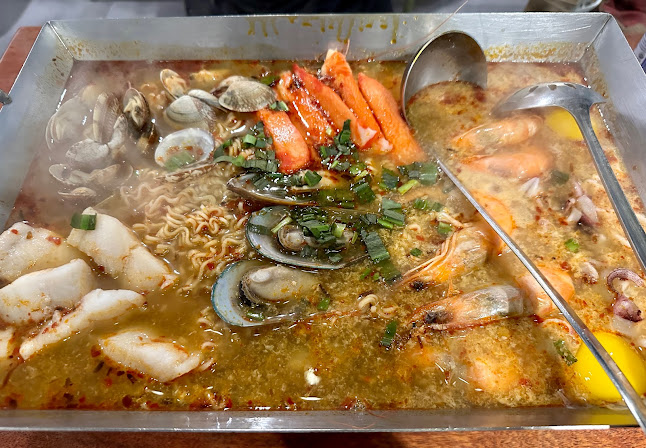 Opinii despre Sanook Kitchen - Kallang Wave Mall în Singapore - Hospitality and gastronomy