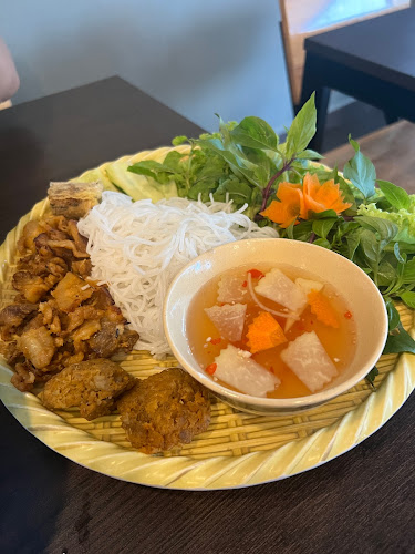 Ăn Là Ghiền - Bistro 7 - Hospitality and gastronomy