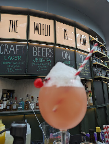 The World is Flat - Hospitality and gastronomy