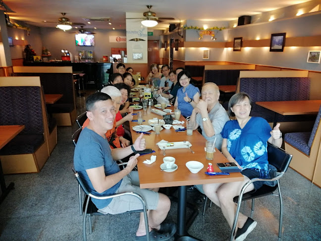 Dolphins Tavern - Singapore