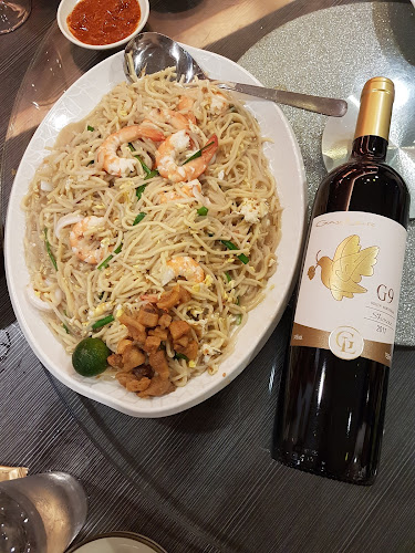 Kim's Place Seafood Restaurant - Hospitality and gastronomy