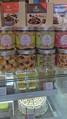 HarriAnns Nonya Table