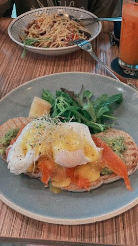 Comentarii opinii despre Refuel Cafe