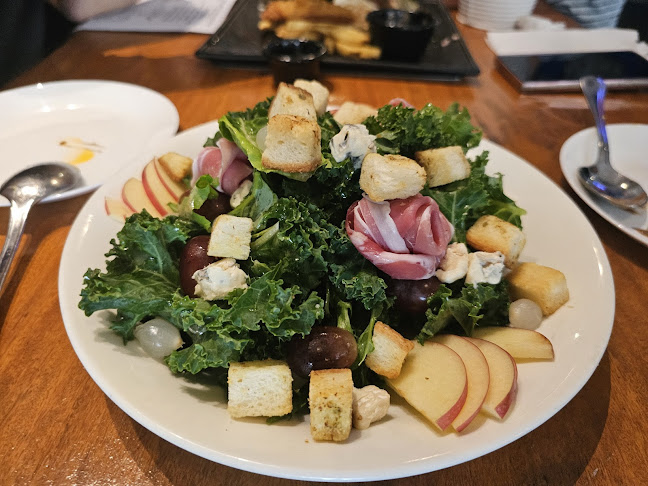 The Queen & Mangosteen - Singapore