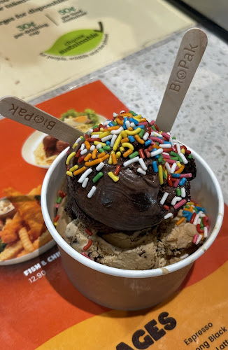 80 Mandai Lake Rd, Singapore 729826