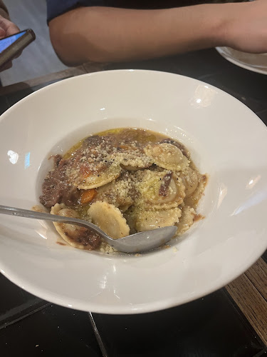 Mikey's Taverna - Hospitality and gastronomy