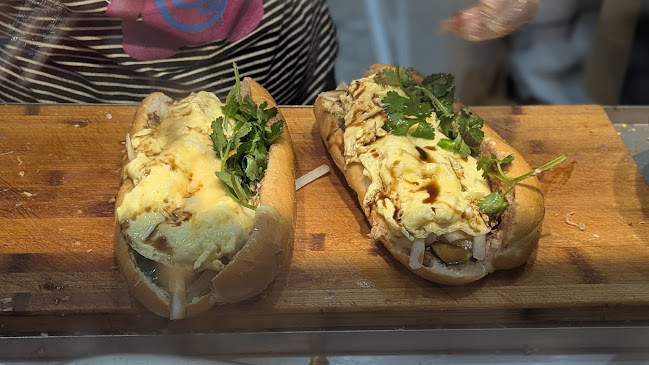 Ba Buông Bánh Mì - Singapore