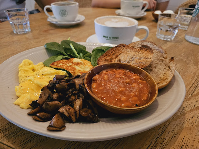 Comentarii opinii despre The Food Peeps Coffee and Deli