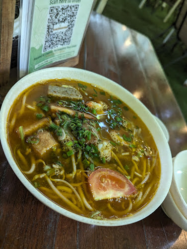 Lucky Saigon Café - Hospitality and gastronomy