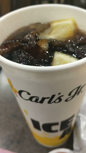 Opinii despre Carl's Jr. în Singapore - Hospitality and gastronomy