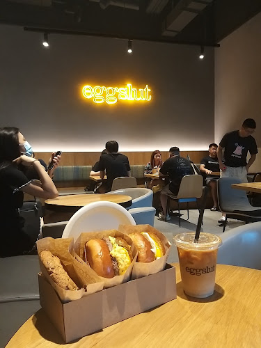 Opinii despre Eggslut Scotts Square în Singapore - Hospitality and gastronomy