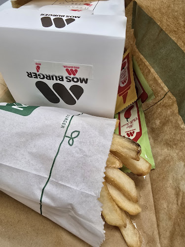 MOS Burger - Marina Bay Link Mall