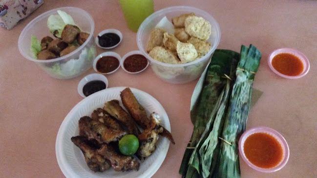 Comentarii opinii despre Chong Pang Food Centre