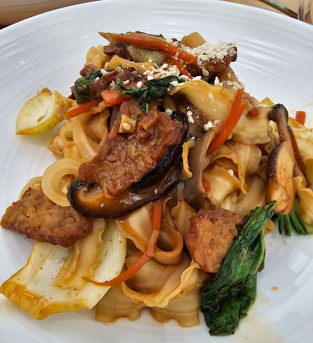 Lilac Oak | Vegan Café & Bakes