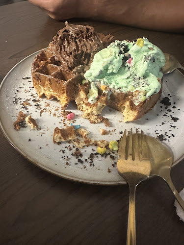 Comentarii opinii despre Lola Faye Cafe