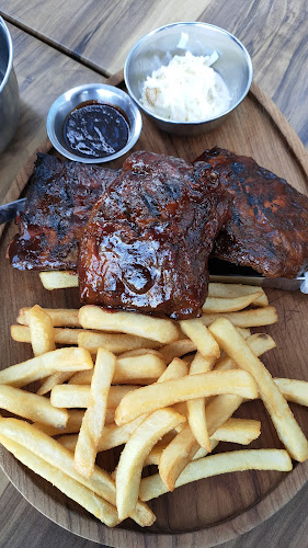 Brewerkz One Fullerton - Hospitality and gastronomy