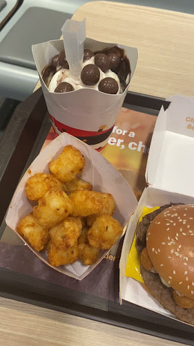 Opinii despre McDonald's Hougang Ave 8 în Singapore - Hospitality and gastronomy