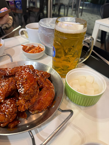 88 Chicken (팔팔치킨) - Hospitality and gastronomy