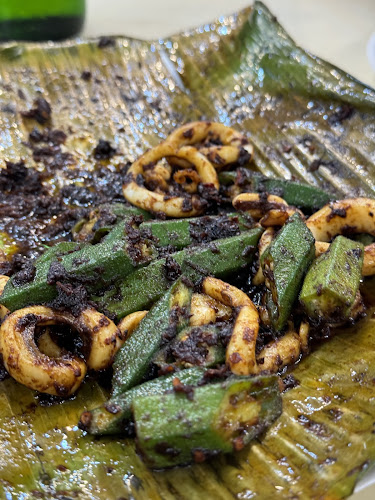 121 Geylang East Central, # 01-90, Singapore 380121