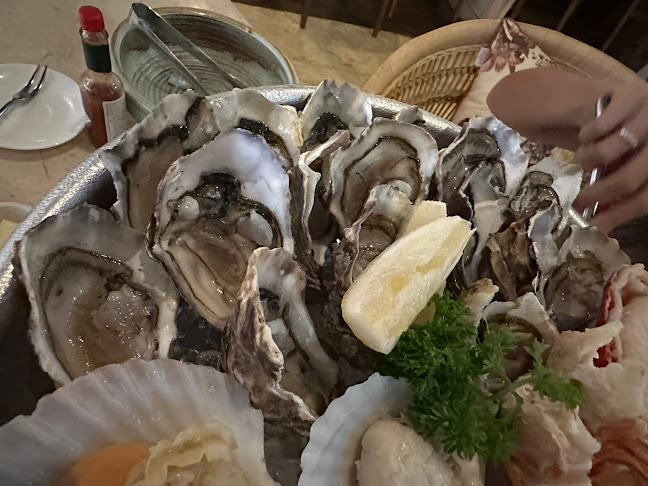 Loulou - French Cuisine & Wine Bar - Hospitality and gastronomy