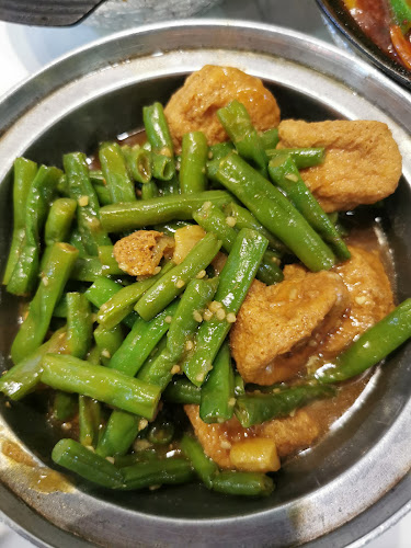 10 Eunos Rd 8, #01-137/138, Singapore 408600