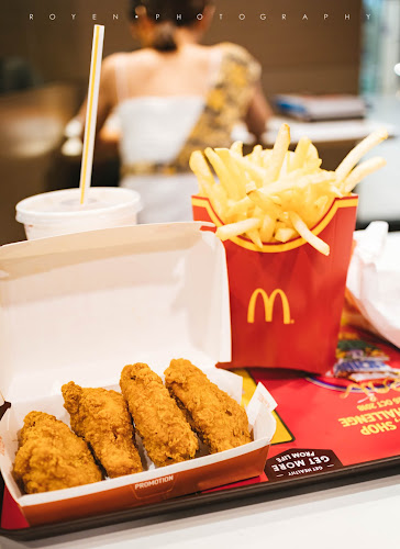 McDonald's Toa Payoh HDB Center - Hospitality and gastronomy