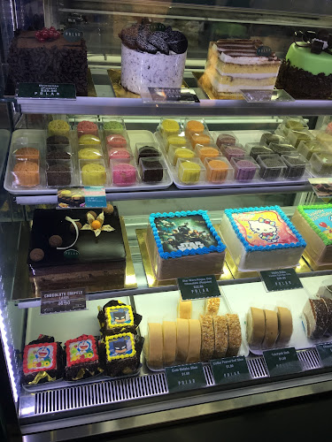 Polar Puffs & Cakes | Causeway Point - Hospitality and gastronomy