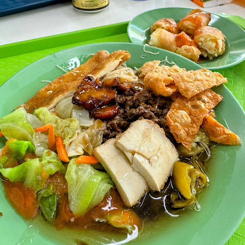 Ru Yi Yuan Vegetarian - Hospitality and gastronomy