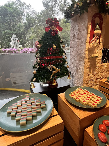 100 Orchard Rd, Located in: Concorde Hotel, Singapore 238840